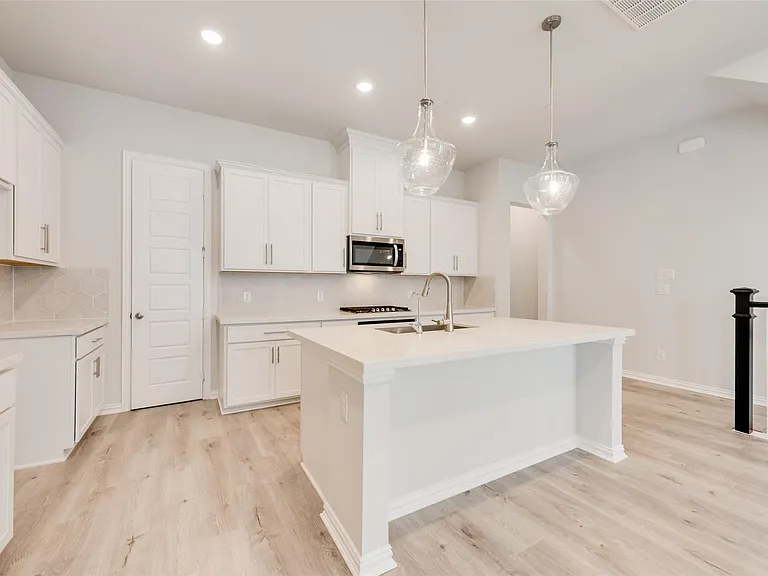 8340 Challenger Ln — Photo 21