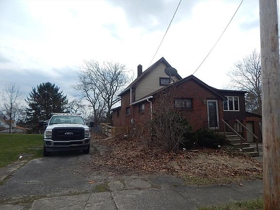 3rd image of 403 Sanderson Ave