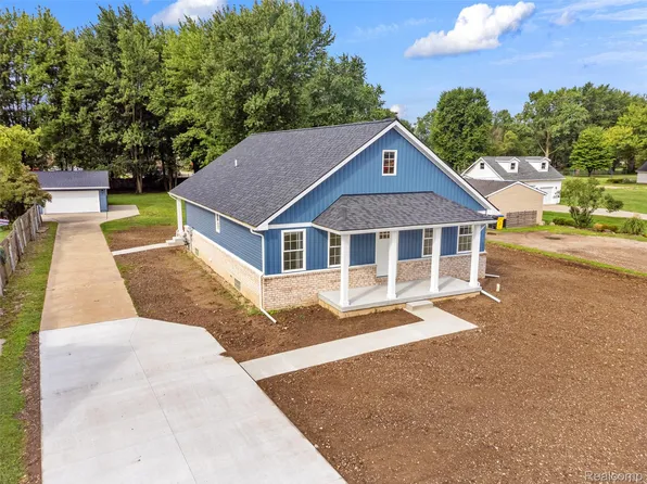 51707 Washington St, New Baltimore, MI 48047