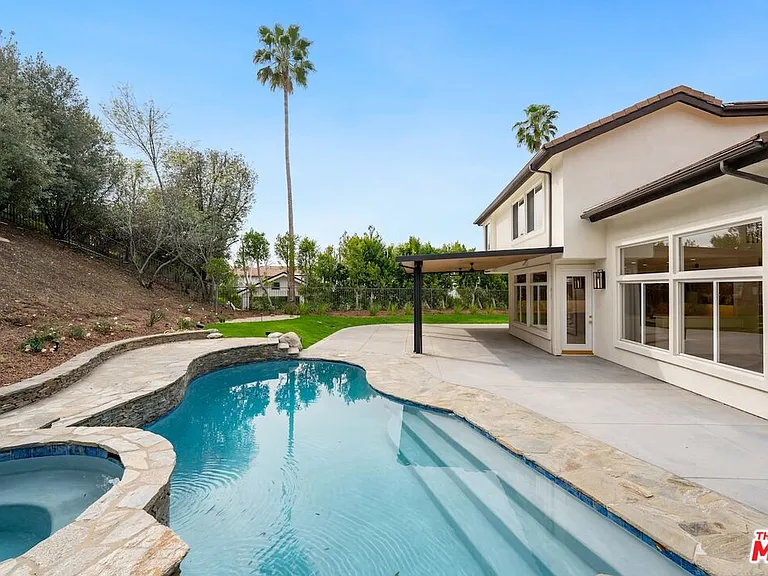18500 Saint Moritz Dr — Photo 58