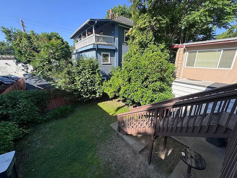 1806 H Street — Photo 3