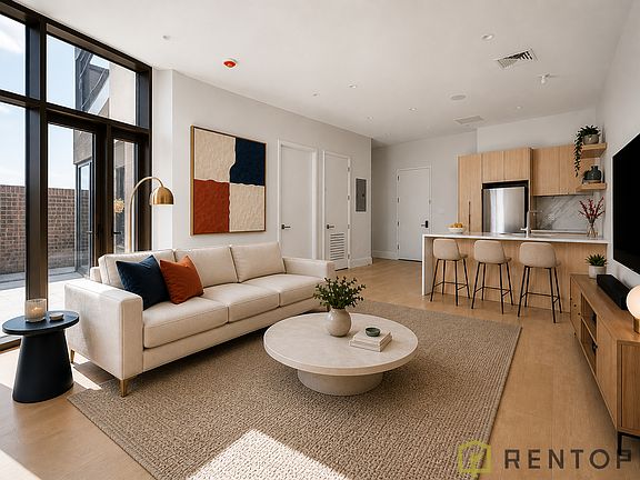 4th image of 960 Franklin Ave #618