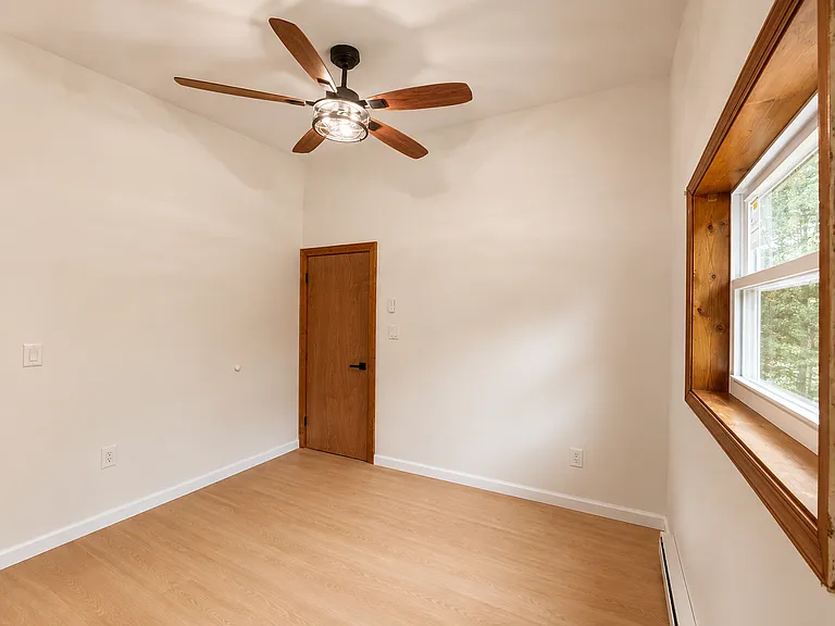 484 Country Place Dr — Photo 6