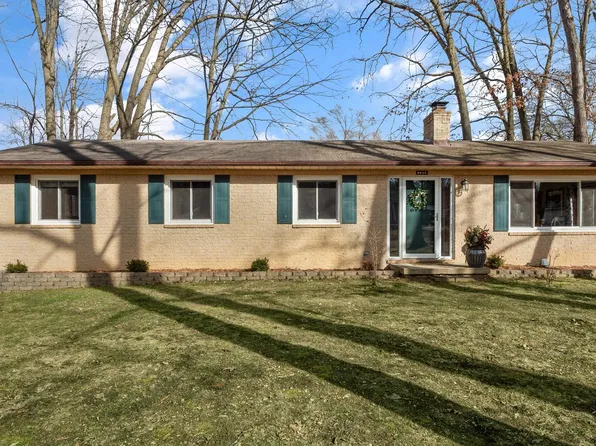 8850 Woodlawn Ave, Clarkston, MI 48348