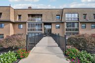 Valley Green Dr-S1810-001.jpg