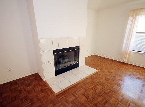 5th image of 215 Oak Hill Dr