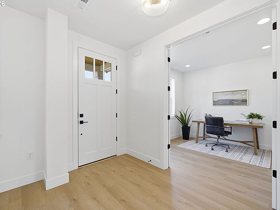4th image of 3445 Summit Sky Blvd