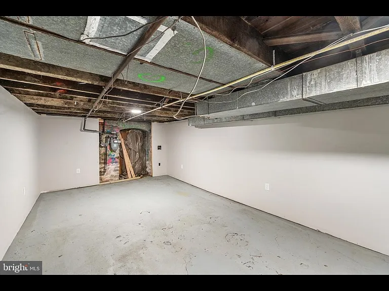 2517 W Pratt St — Photo 17