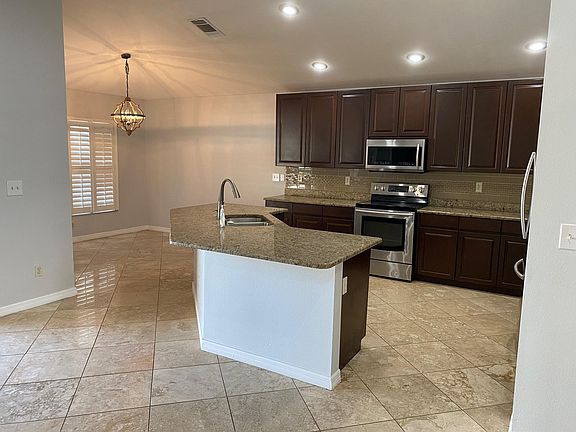 5th image of 1122 Barclay Wood Dr
