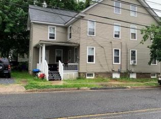86 Chestnut St, Salem, NJ 08079