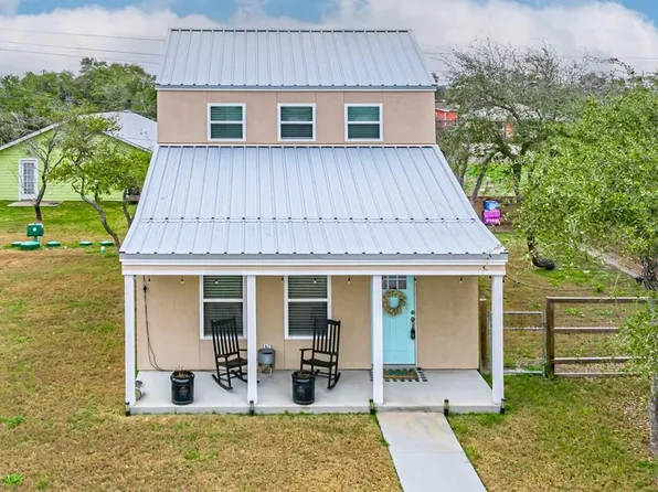 129 Palmetto Point Rd, Rockport, TX 78382