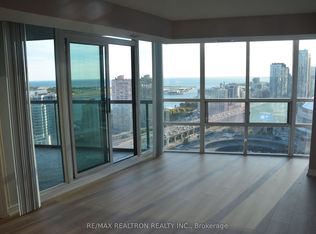 30 Grand Trunk Cres #3701, Toronto, ON M5J 3A4