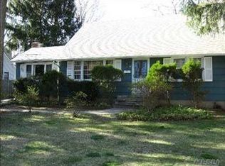 194 Dickinson Ave, East Northport, NY 11731