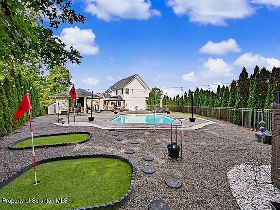 2nd image of 109 Mount Laurel Ln