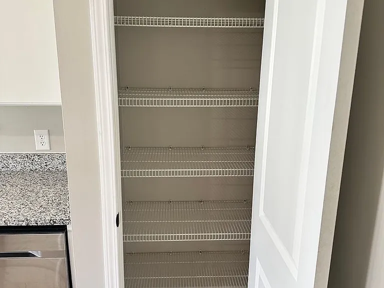 201 Belton Dr — Photo 30