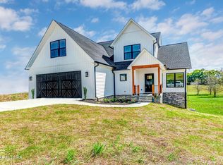 142 Florence Cir, Dandridge, TN 37725
