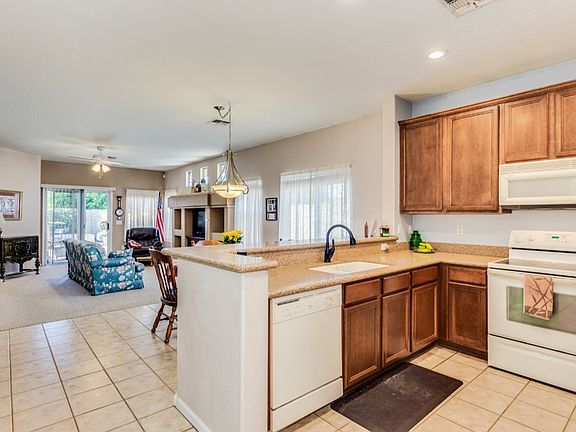 5th image of 3853 W Rushmore Dr