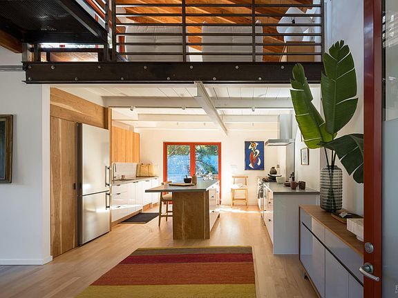 4th image of 95 Bolsa Avenue