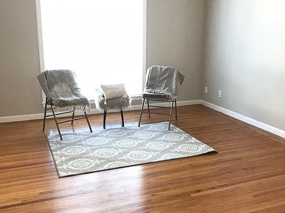 4th image of 3333 Irving St