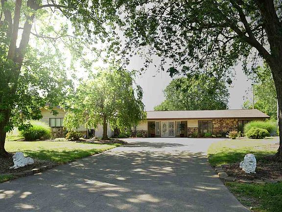 2nd image of 8711 Maravilla Dr