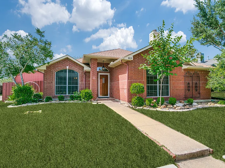 805 Stone Trail Dr — Photo 1