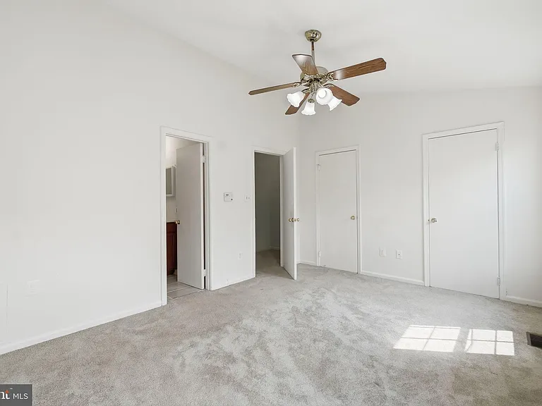 14247 Oxford Dr — Photo 19