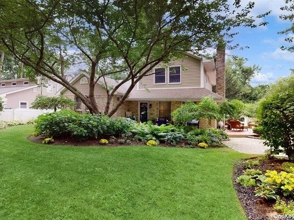 32 Maple Road, Kings Park, NY 11754