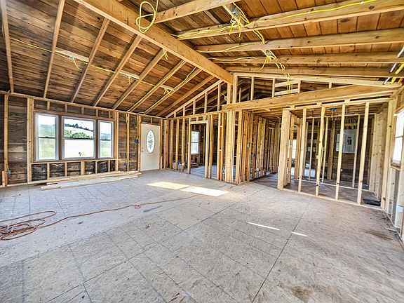 2nd image of 809 Mount Vernon Rd