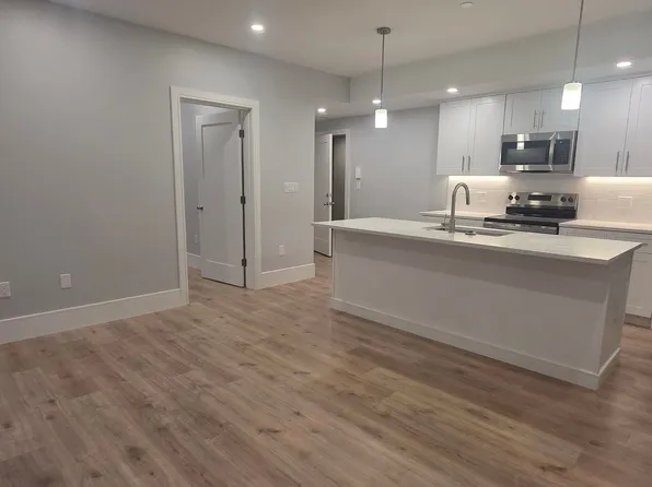 124 Kenrick St #50, Brighton, MA 02135