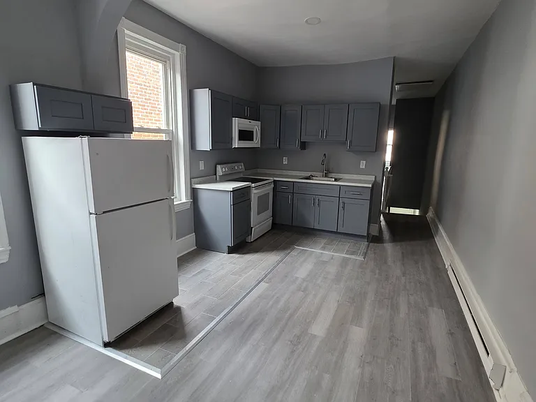 4542 N 19th St #2 — Photo 1
