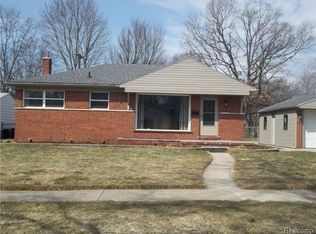 19029 Norwich Rd, Livonia, MI 48152