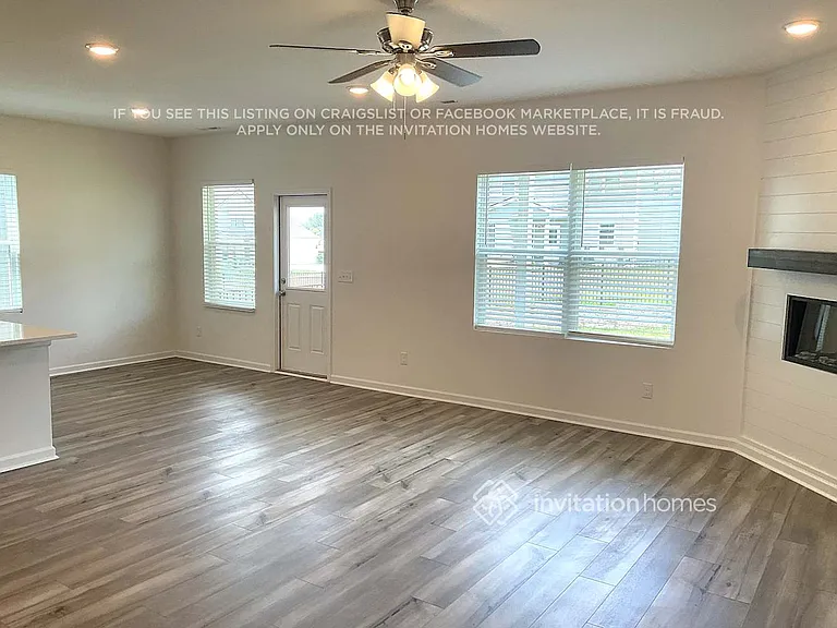 3816 Lantern Ln — Photo 8