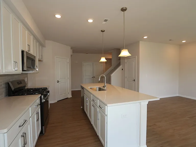 2405 Saltsprings Dr — Photo 5