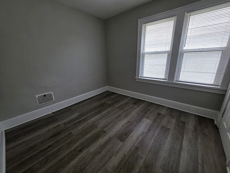 826 Leona Ave — Photo 22