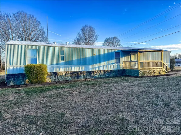 7555 Palm Tree Dr, Vale, NC 28168