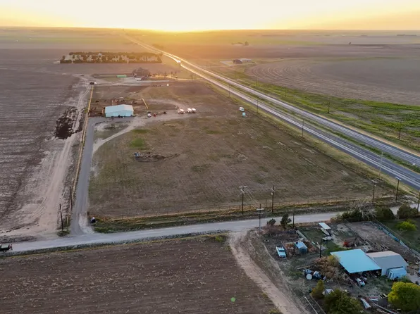 6801 N County Road 3600, Idalou, TX 79329