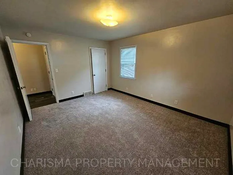 500 W 16th St #6 — Photo 16