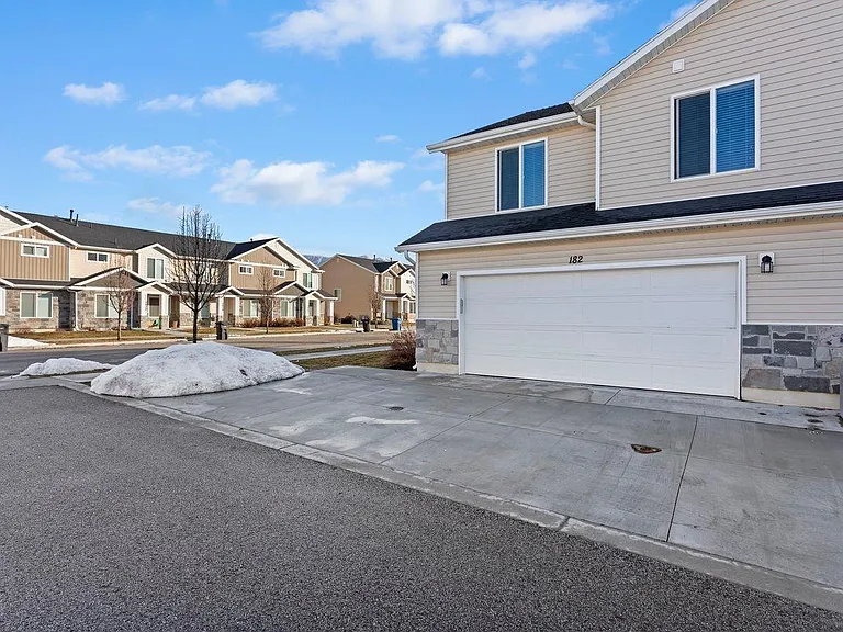 Double garage with extra parking