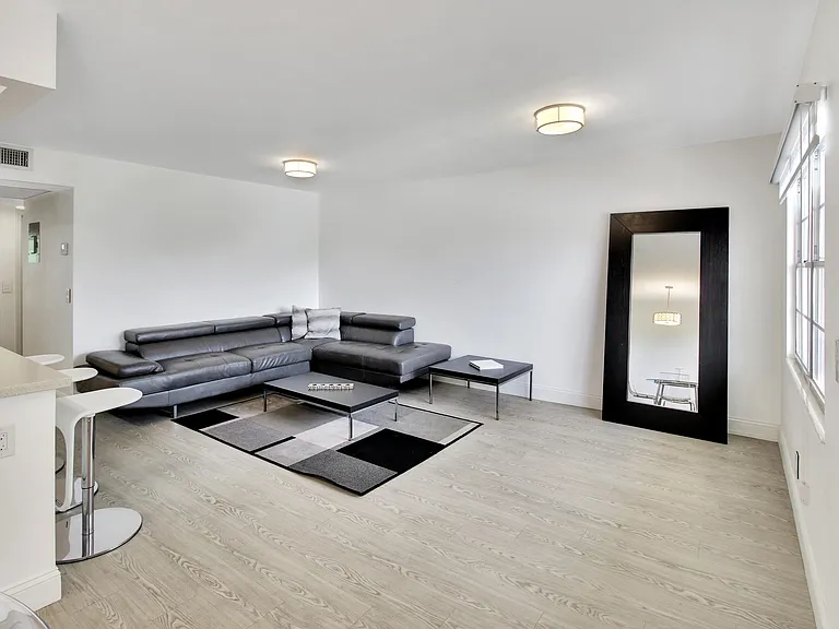 17 Fanshaw Way #A — Photo 2