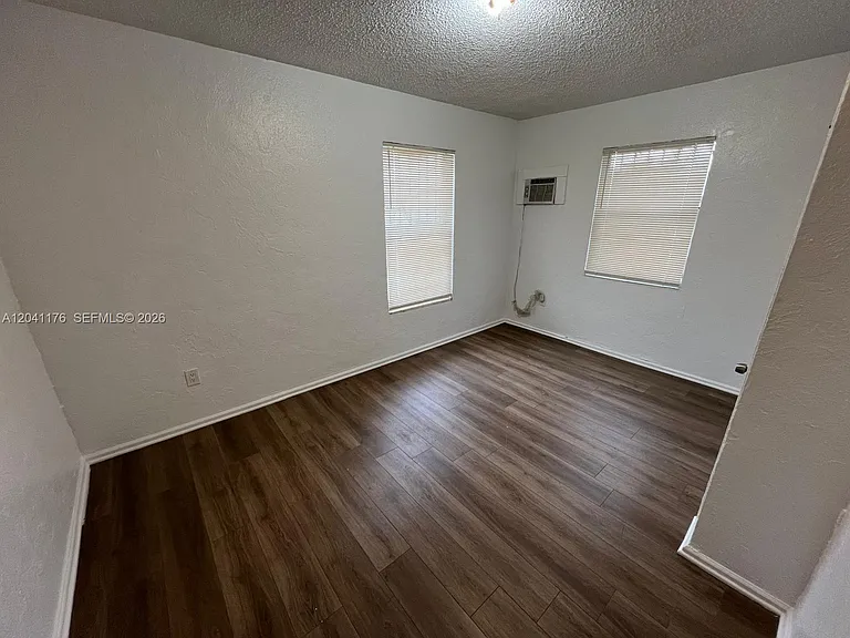 10 NW 71st St — Photo 5