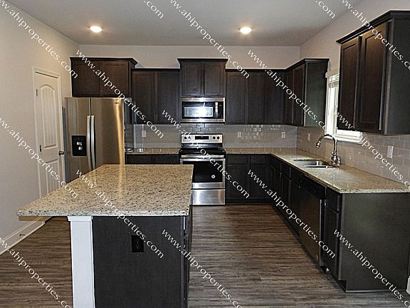 4th image of 7208 Dorchester Dr