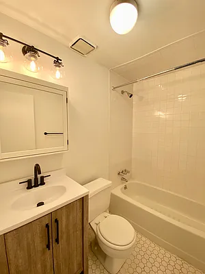 Rented by CMV Realty Inc. | media 32