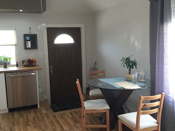 4th image of 18 Seafoam St