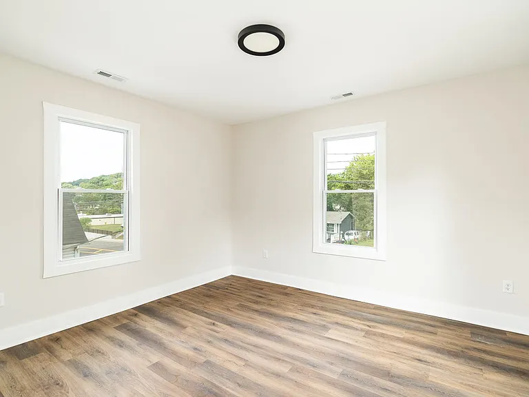 2206 Keith Ave — Photo 10