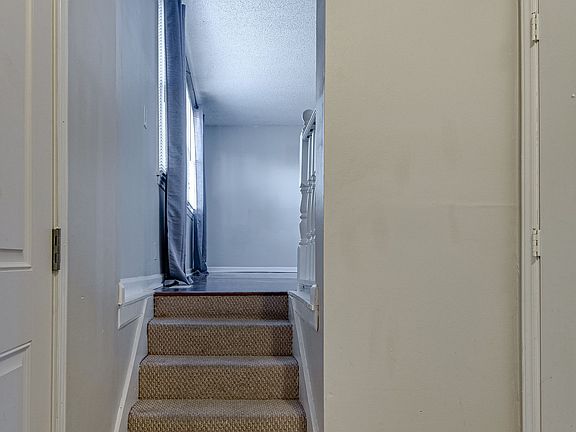 5th image of 2844 Desplane Dr