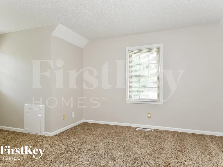6411 Cardinal Wood Dr — Photo 11