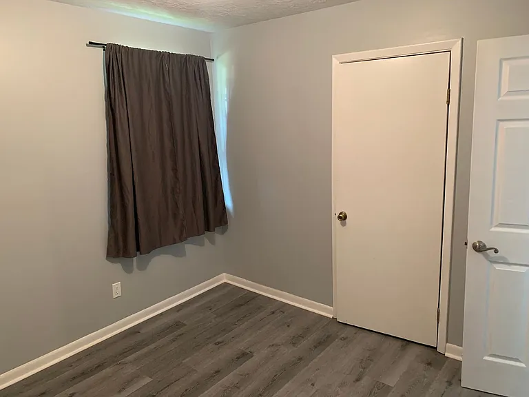 138 Hickory Dr — Photo 13
