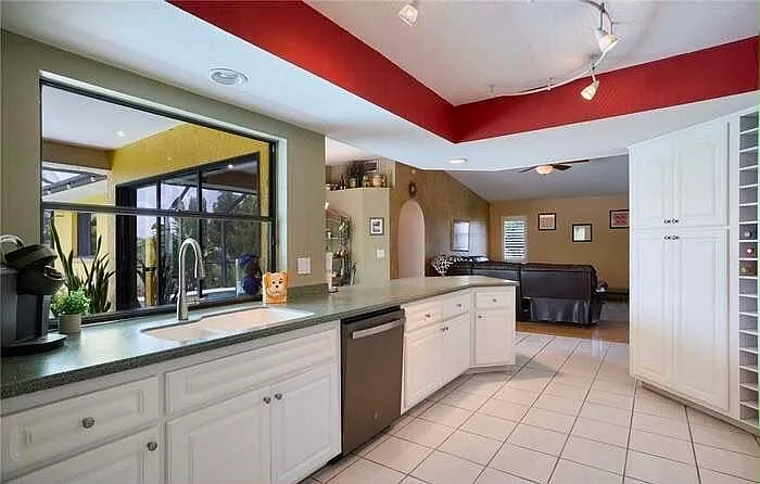 17139 Knight Dr — Photo 5