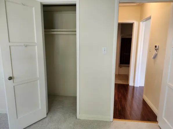8127 Gentry Ave, North Hollywood, CA 91605