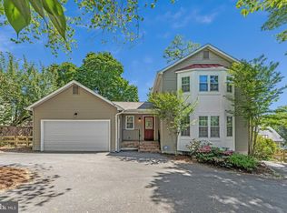 3683 Blenheim Blvd, Fairfax, VA 22030